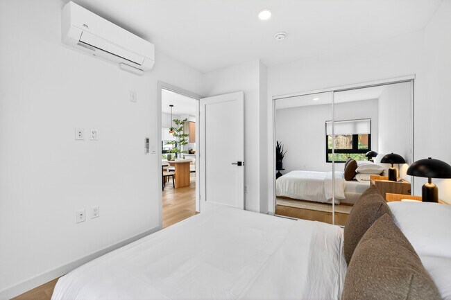 Foto del edificio - 6115 Romaine St