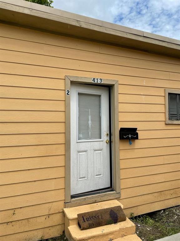 Primary Photo - 413 N Live Oak St