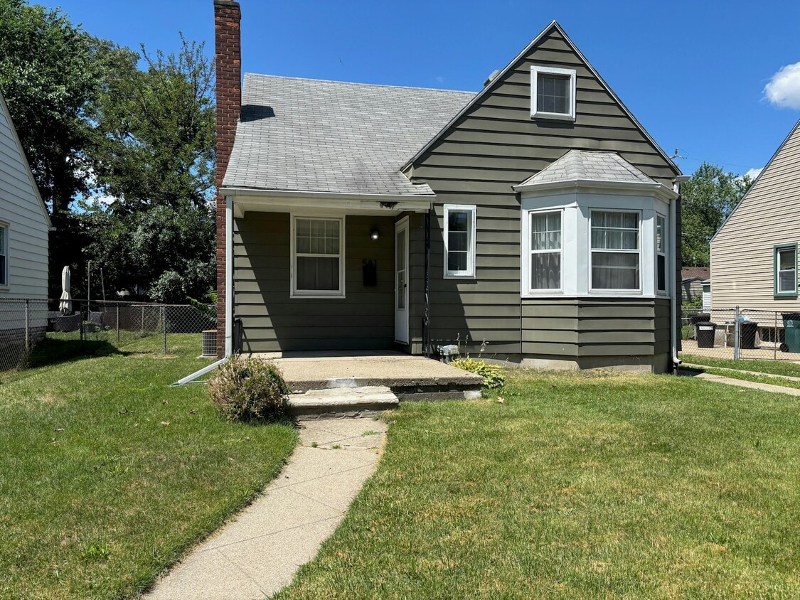 Primary Photo - 581 Flowerdale St