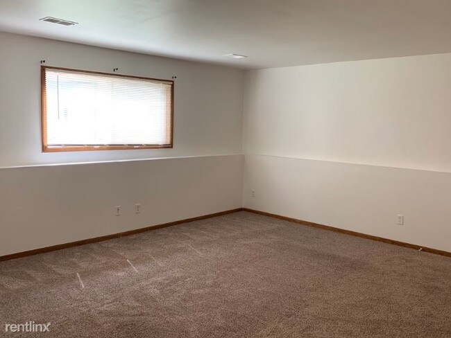 Foto del edificio - 2 br, 1 bath Apartment - 6320 53rd St