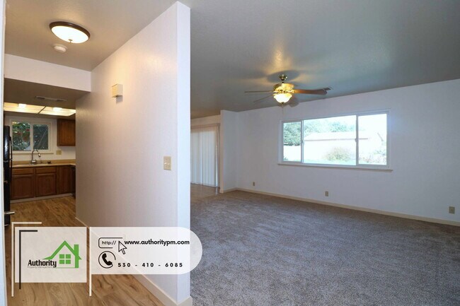 Foto del edificio - 3751 Harrow Ct