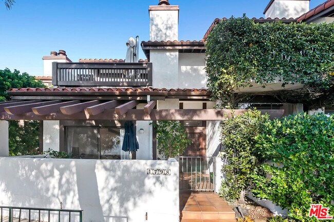 Building Photo - 1798 Palisades Dr