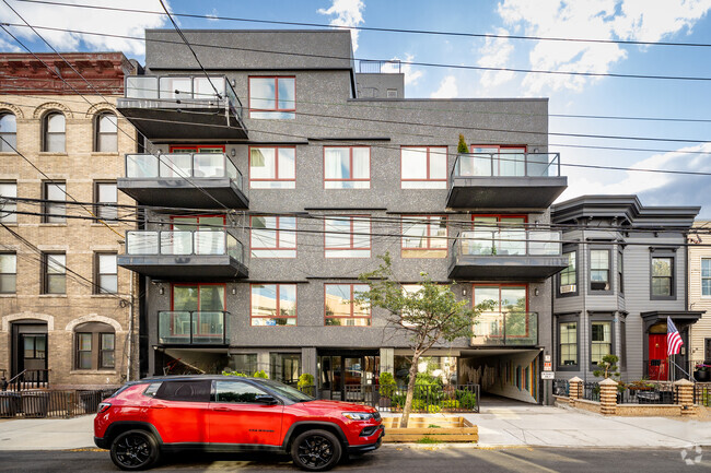 Building Photo - Hausman Street Condos