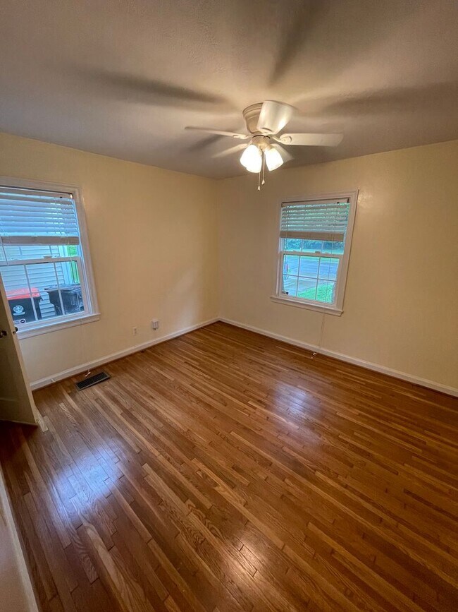 Foto del edificio - Cute 2 Bedroom Home Near The Fair Grounds
