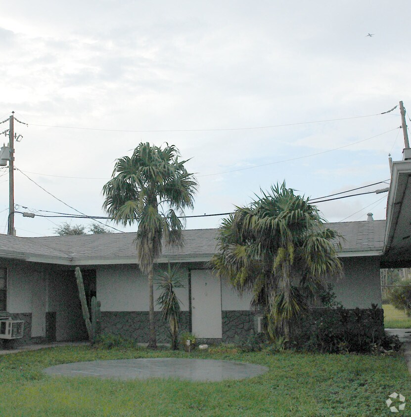 Primary Photo - 1731 Acapulco Dr
