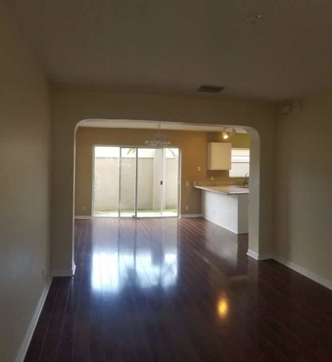 Building Photo - 13296 Thoroughbred Loop