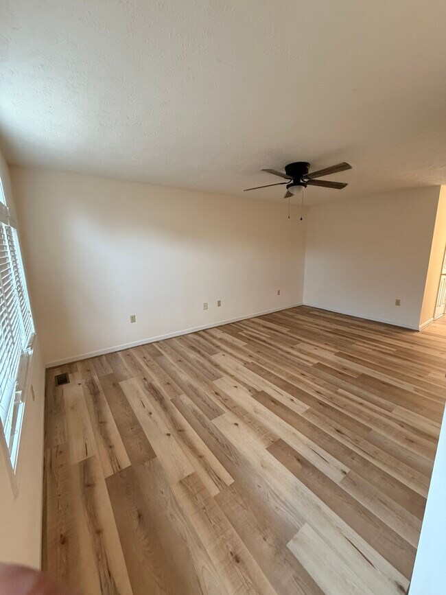 Foto del edificio - 204 Amanda Ln