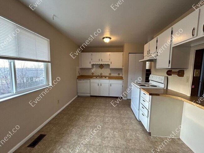 Foto del edificio - 2035 Flintwood Dr