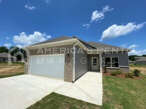 Building Photo - 68 WATER OAK DR