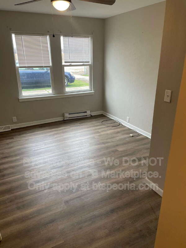 Building Photo - 119 Vanburen Ct