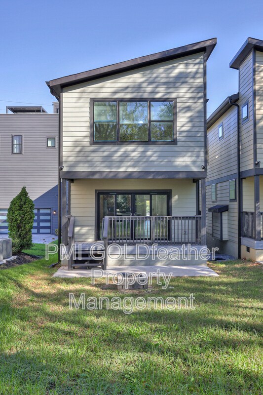 Building Photo - 402 E Trinity Ln