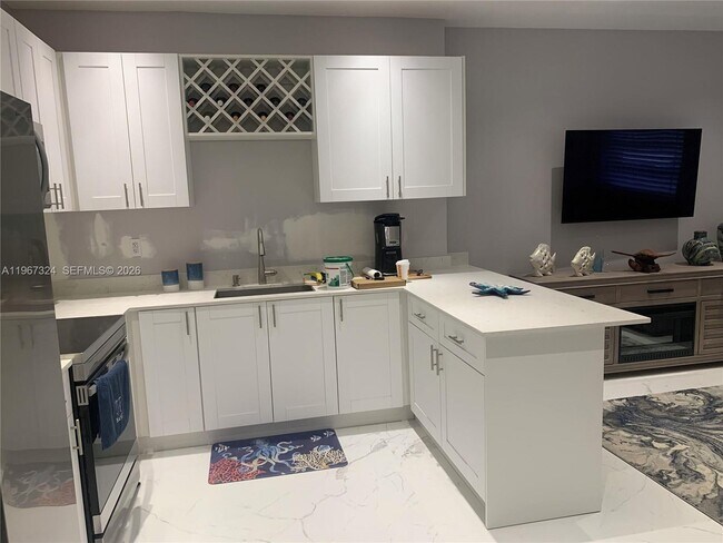 Foto del edificio - 63 Bass Ave