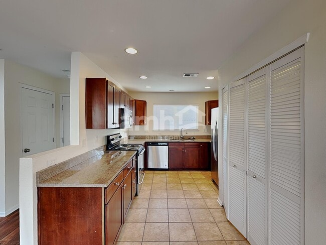 Building Photo - 5075 Pelican St