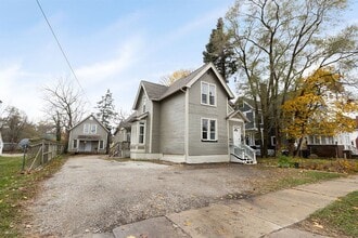 Building Photo - 1231 Terrace St