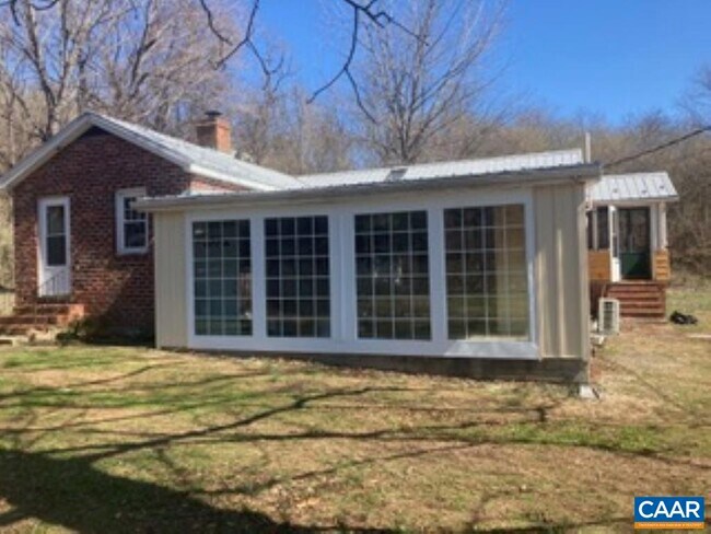 Foto del edificio - 8714No Norwood Rd