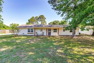 Building Photo - 2212 Ridge Ln