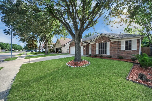 Foto del edificio - 5618 Painted Trail Dr