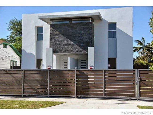 Building Photo - 3663 SW 15th St