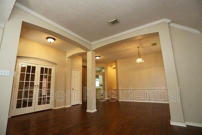 Building Photo - 1718 Calmar Dr