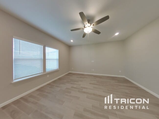 Building Photo - 9762 Lemon Grass Ln
