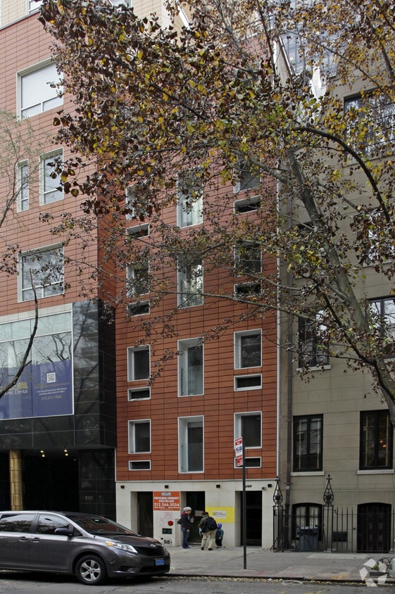Building Photo - 248 E 49th St
