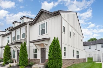 Building Photo - 674 Bristol Creek Dr