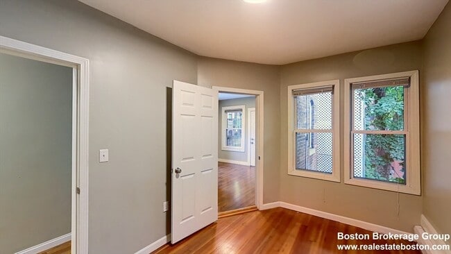 Building Photo - 4A Weld Ave