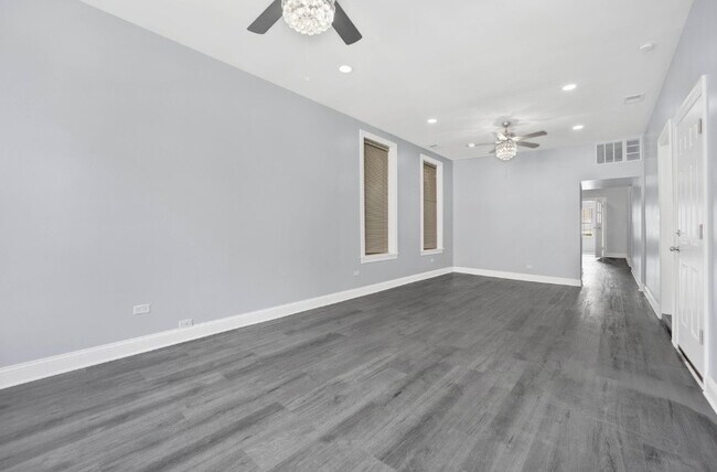 Foto del edificio - 2253 W Belmont Ave