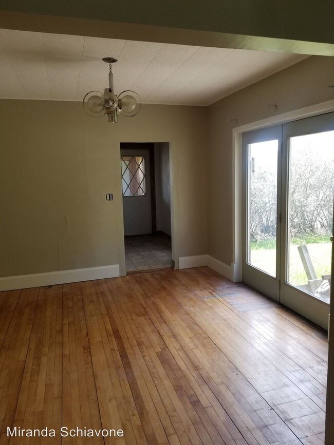 Foto del edificio - 422 E 11th St