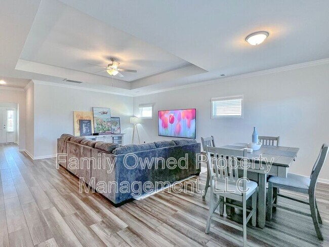 Foto del edificio - 215 Clydesdale Cir