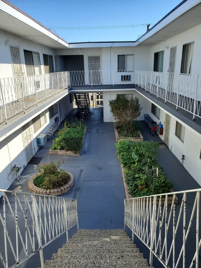 Foto del edificio - 325 N New Ave