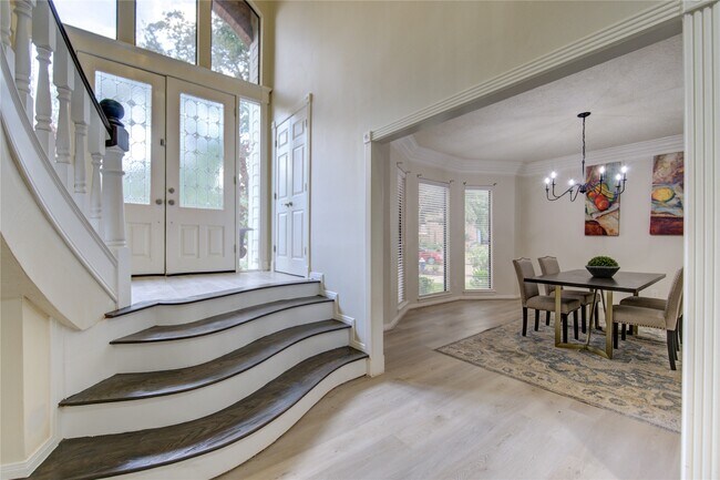 Foto del edificio - 714 Last Arrow Dr