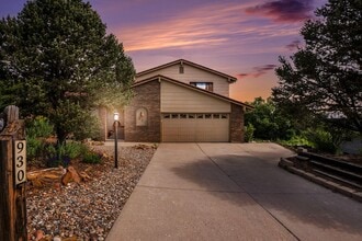 Building Photo - 930 Point of the Pines Dr