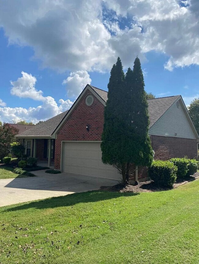 Foto del edificio - Knoxville 37922 - AVAILABLE January 21, 2026! - 3 bedroom, 2 bath home - Contact Susan Niedergese...