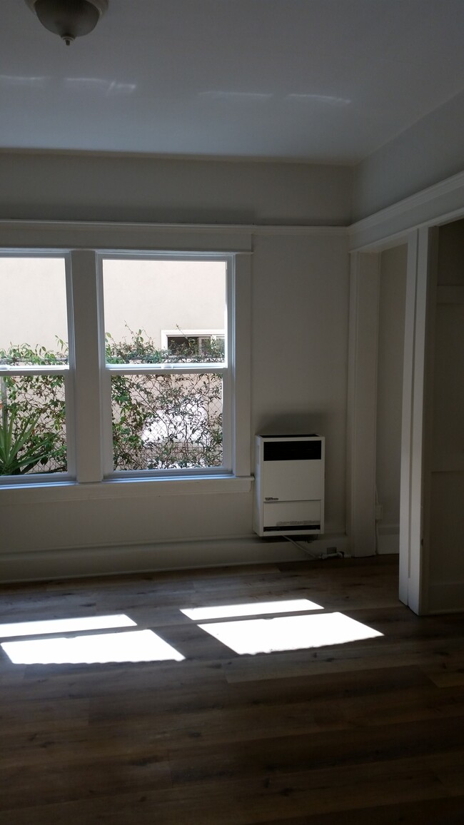 Foto del edificio - 51 Rose Ave