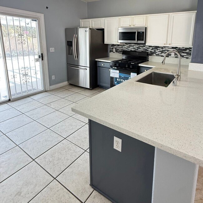 Foto del edificio - One Story Home For Rent