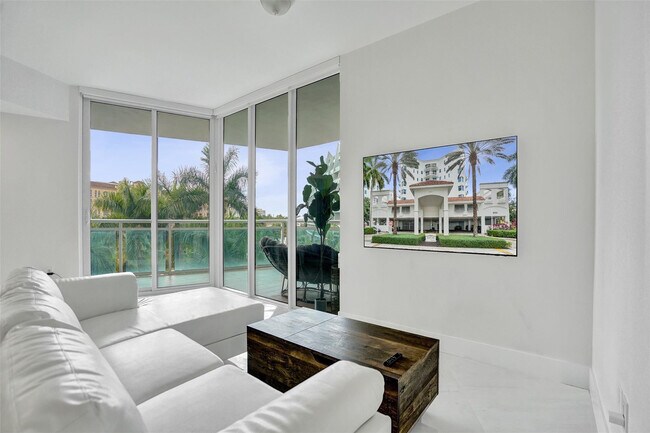 Foto del edificio - 3000 NE 188th St