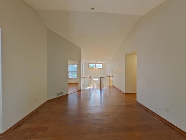 Building Photo - 2110 Helmo Ave N