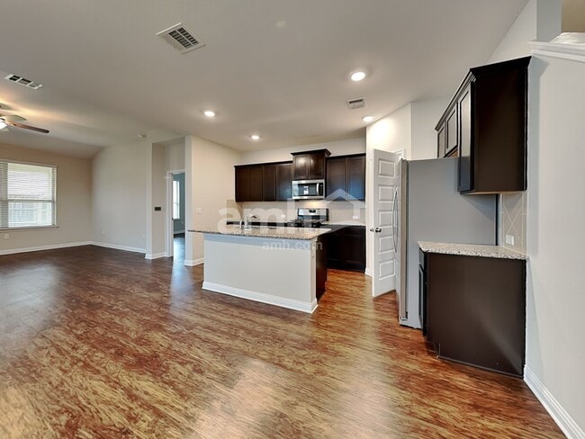 Building Photo - 6101 Gerard Dr