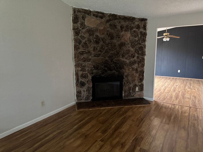 Building Photo - 4014-4016 Tresler Avenue