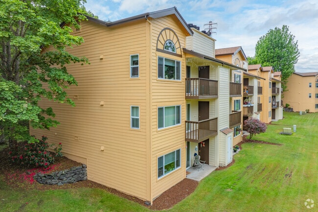 Building Photo - Lawn Courte Apartments