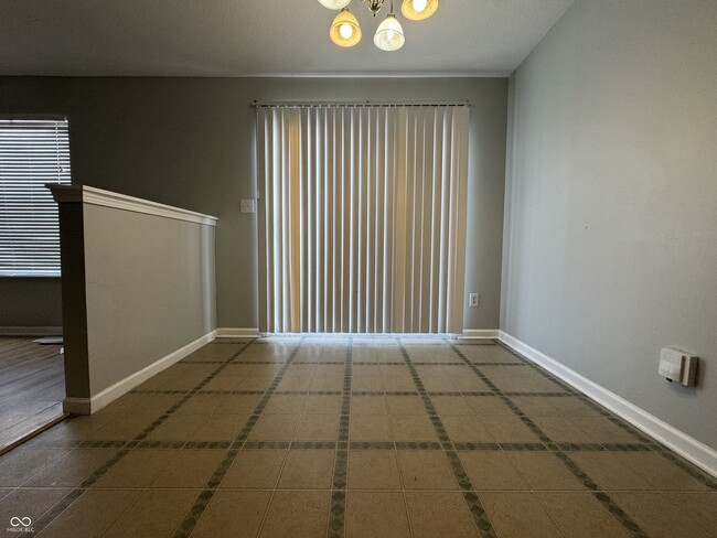 Foto del edificio - 7308 Wellwood Dr