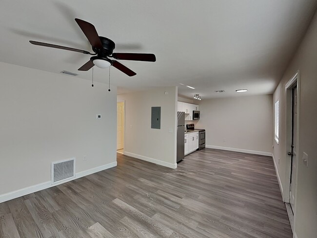 Foto del edificio - 536 Charles Ct