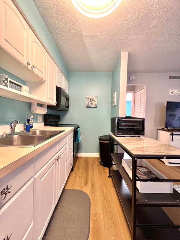 Foto del edificio - 4215 E Bay Dr