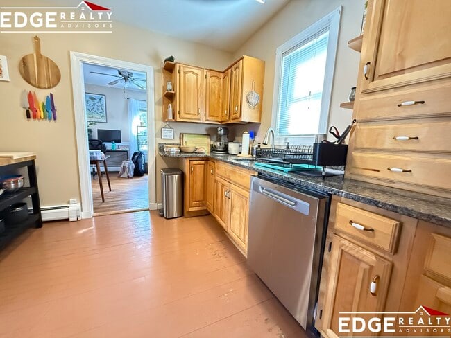 Foto del edificio - 14 Lyons Ct