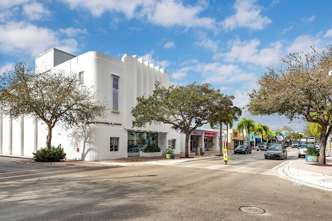 Foto del edificio - 511 Lucerne Ave