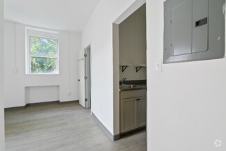Building Photo - 1115 6th Ave