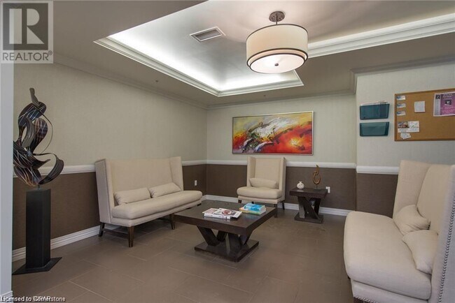 Photo du bâtiment - 776 Laurelwood Dr