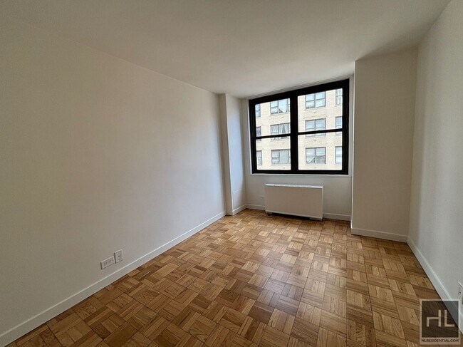 Foto del edificio - EAST 49 STREET