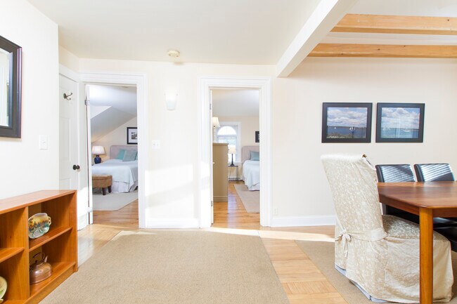 Foto del edificio - 95 Coggeshall Ave